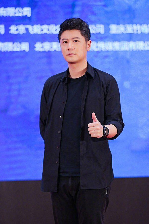 任重为新戏暴瘦20斤,两鬓斑白嘴唇无血色