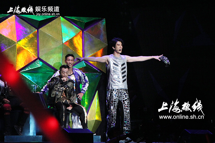 王力宏成龙上海接吻 爆料一大波"你不知道的事"