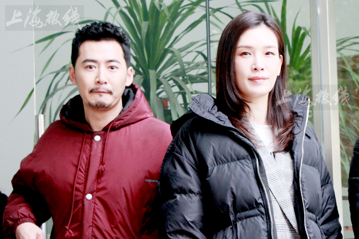 佟晨洁现身上海拍戏老公也同框了恋爱过程大曝