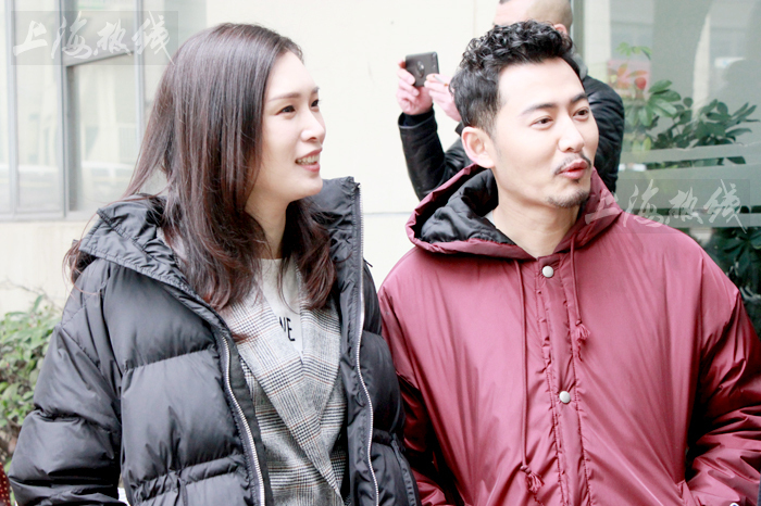 佟晨洁现身上海拍戏老公也同框了 恋爱过程大曝