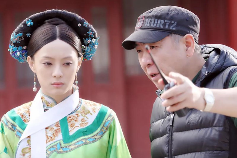 郑晓龙导演在《甄嬛传》工作现场