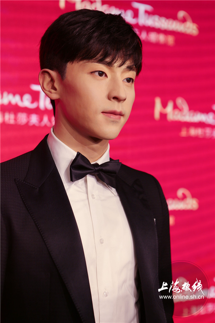 邓伦入驻上海杜莎夫人蜡像馆 为其取名"礼服伦"