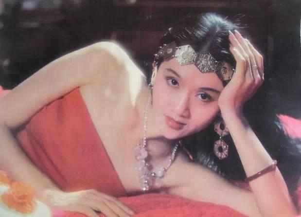 杨丽萍20年前旧照曝光惊艳众人 超级港风大美女——上海热线娱乐频道