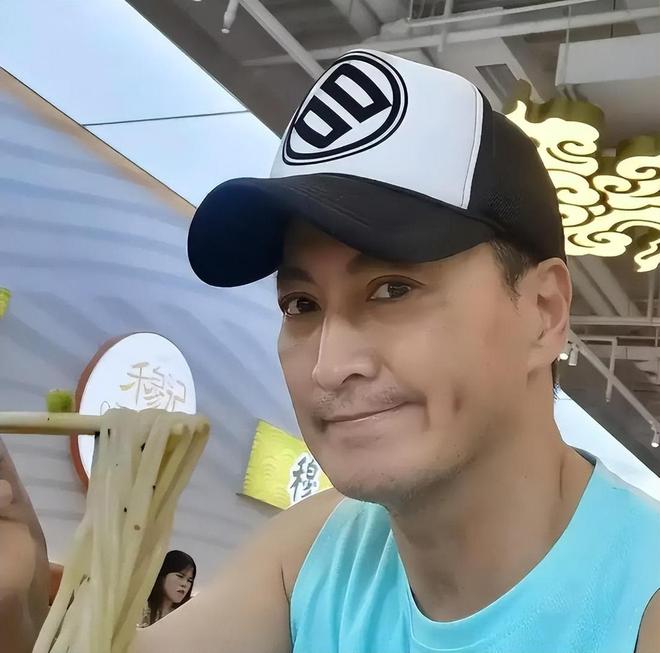 曝最帅"展昭"何家劲现状!老婆身份大揭——上海热线娱乐频道