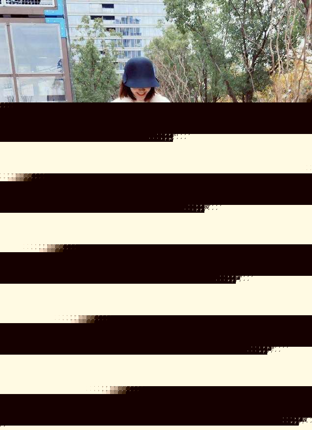 郑恺晒女儿百天照呆萌可爱苗苗光脚逗闺女有爱