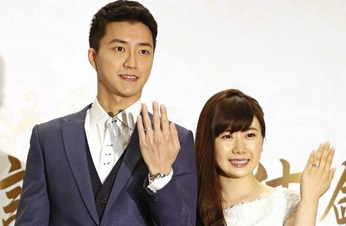 离婚38天有新恋情?江宏杰与女子合影求祝福