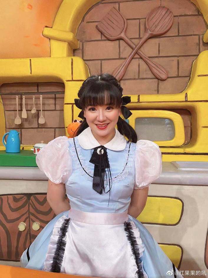 恭喜!央视主播红果果二胎生子 结婚十年儿女双全