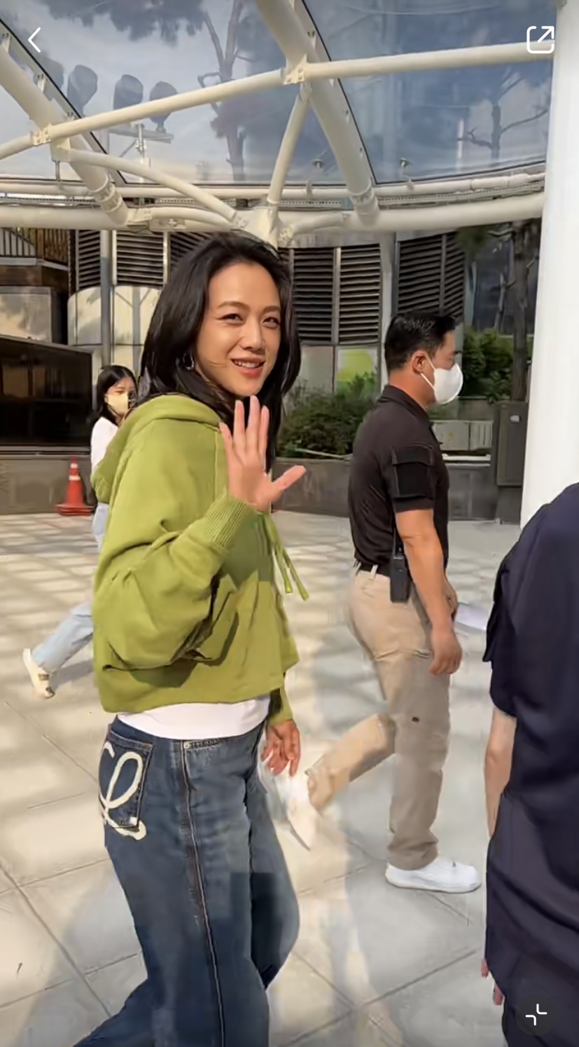 怎么打招呼有气质 IMGfc4dd449757160751733275.jpg