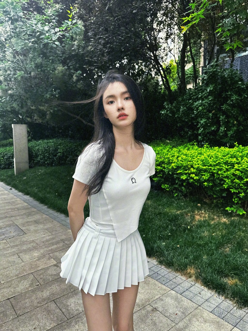 林允一袭复古千金造型展现好身材 美出新高度——上海热线娱乐频道