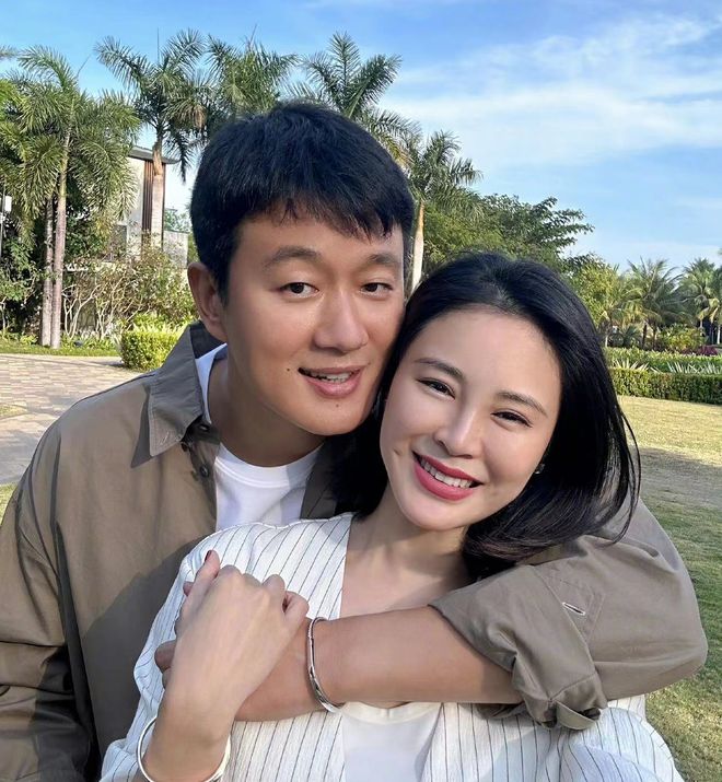 关悦晒45岁生日美照 与佟大为贴脸亲亲好温馨——上海热线娱乐频道