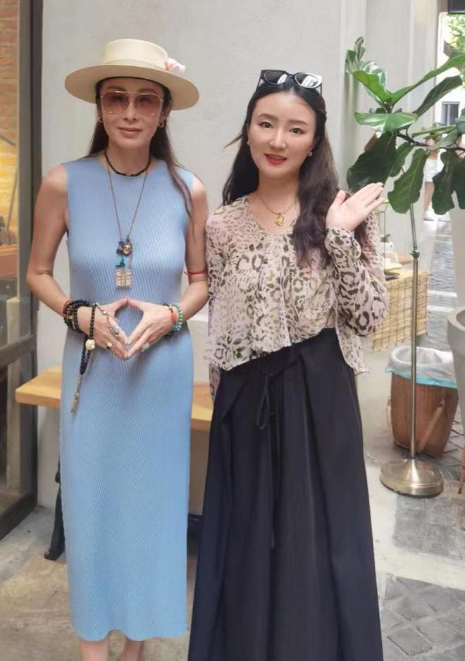 张敏近况暴瘦成纸片人 穿抹胸露脐装直言不敢认——上海热线娱乐频道