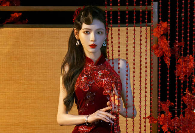 张予曦穿红色旗袍明艳动人！宛若玫瑰女郎性感妩媚